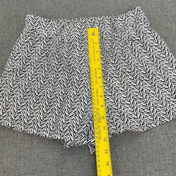 Skies Are Blue Shorts Black White Pleated high Rise Size 8‎ Lightweight Pockets - Picture 5 of 14
